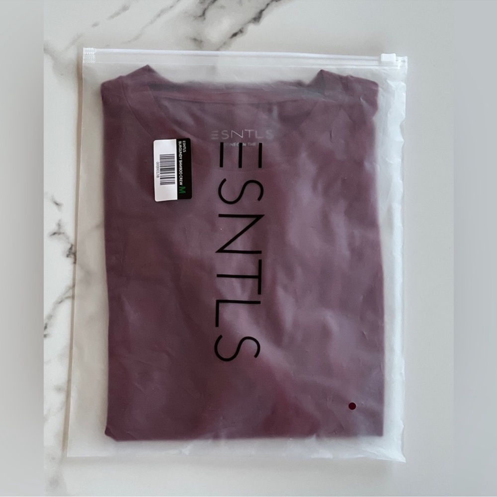 ESNTLS Men's Medium Burdundy Crew Neck
T-Shirt